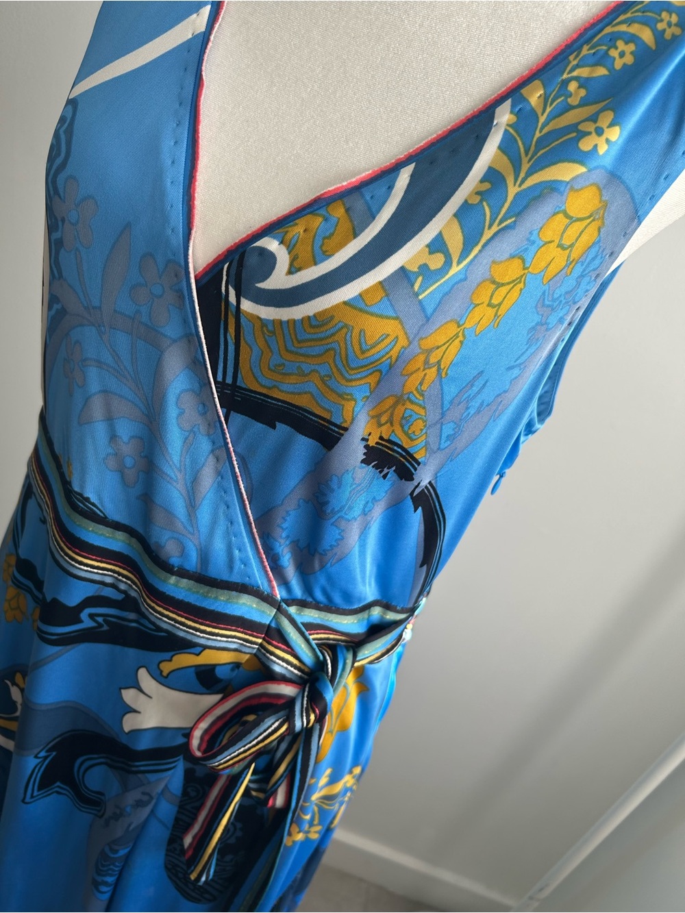 Elie Tahari Wrap Dress, size L